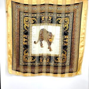 Vintage Sheetah/Leopard Silk Feel Gold/Black Scarf 42 Sq
